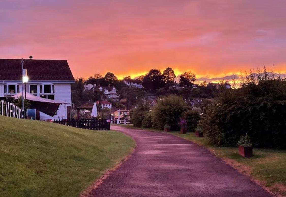 Saltford The Riverside Inn מראה חיצוני תמונה