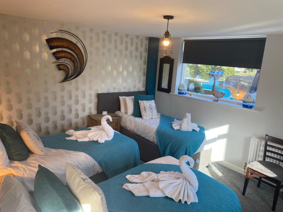 Saltford The Riverside Inn מראה חיצוני תמונה